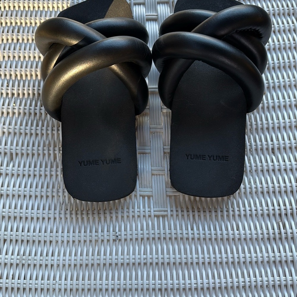 Stylish Black Twisted Slide Sandals - Picture 4 of 7
